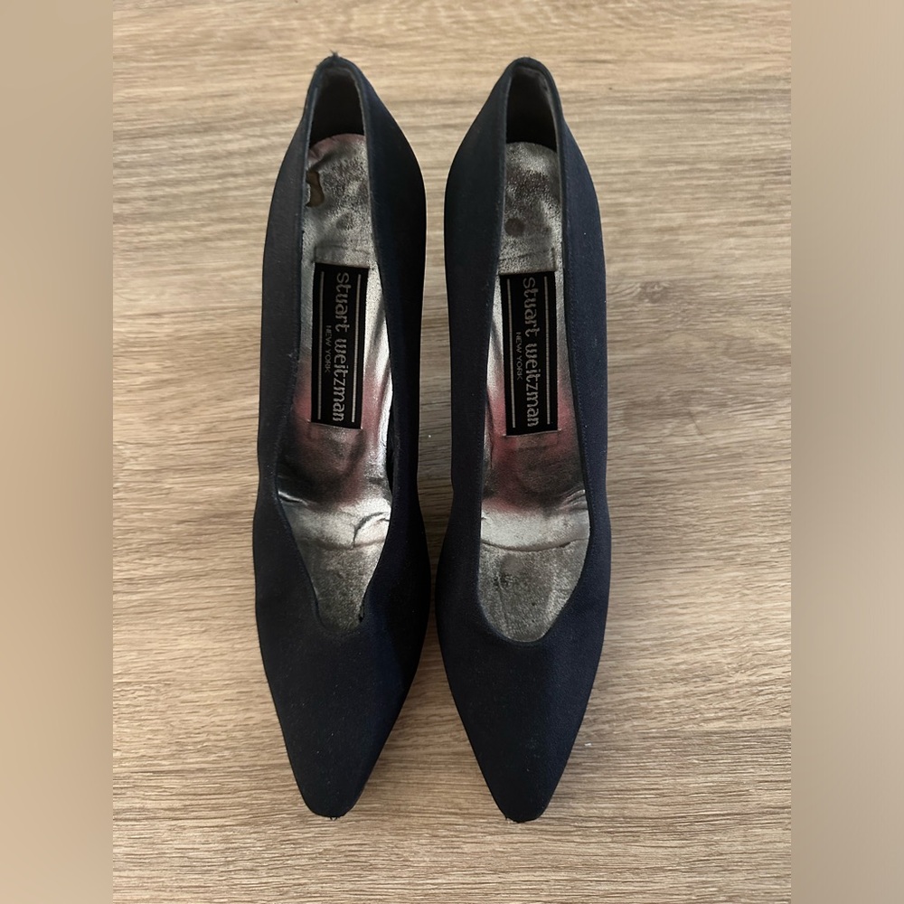 EUC Stuart Weitzman Vintage Black Pumps